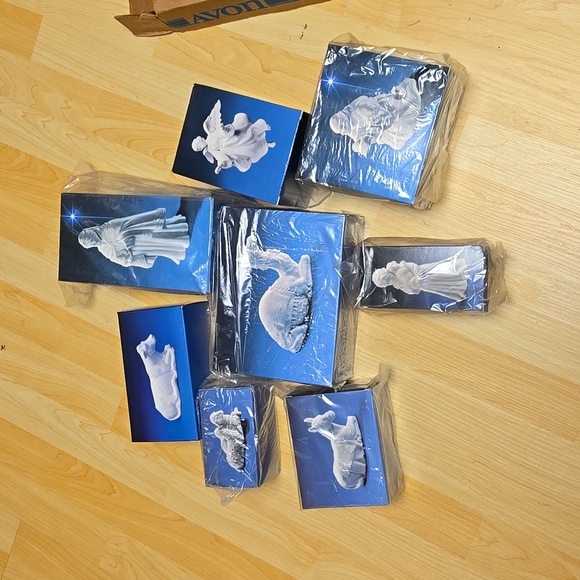 Avon vintage 1980's porcelain nativity pieces